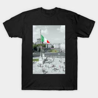 Piazza Venezia in Roma, Italy with colors red, white and green T-Shirt